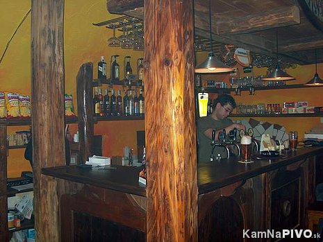 Angel's Pub, Bar