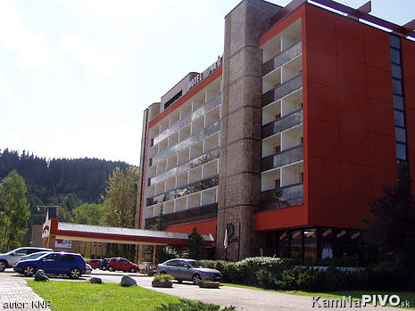 Z diaľky Z diaľky