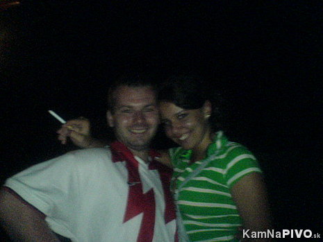susedia cez 2 domy susedia cez 2 domy