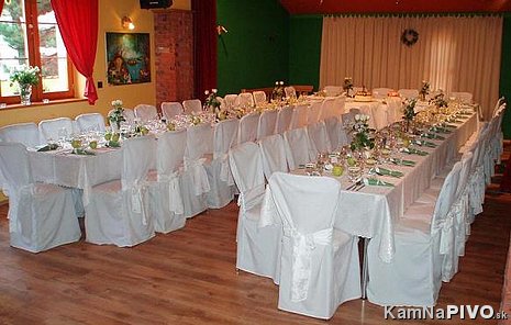 Zbrojnica - prestieranie pre 60 hosti Zbrojnica - prestieranie pre 60 hosti