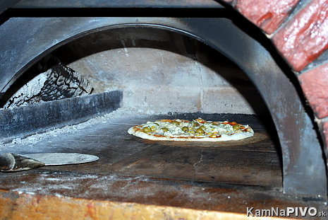 Pečenie pizze Pečenie pizze