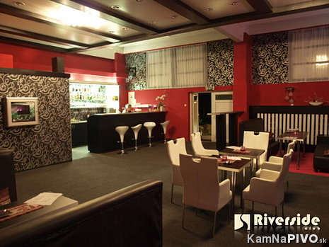 Riverside club