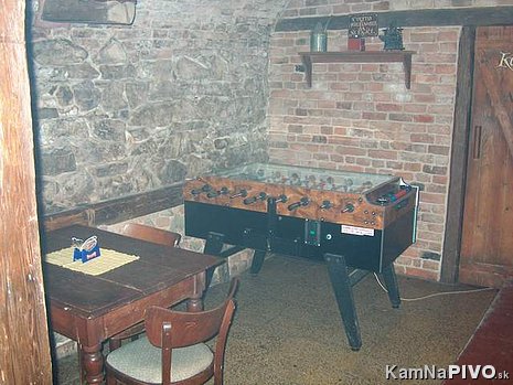 Angel's Pub, Fotbalek