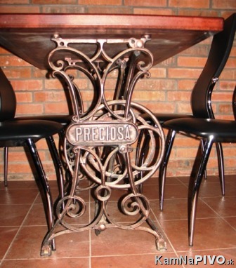 interier-chodba-detail stolu