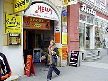 Gazdovský dvor - vchod z korza